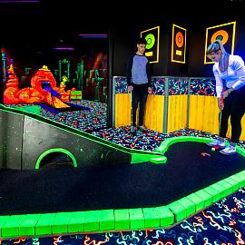 glow in the dark minigolf 5727